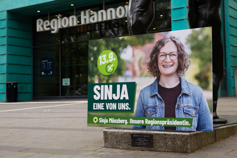 Sinja Münzberg: Eine von uns.